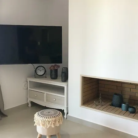 The Little Luxury * Ýpsos