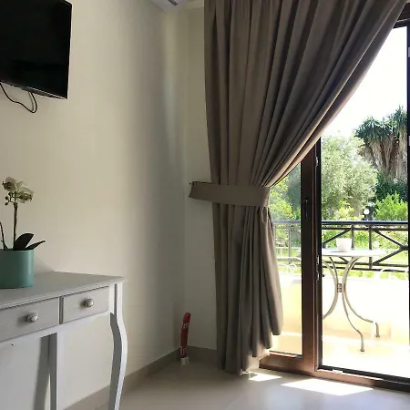The Little Luxury Ýpsos
