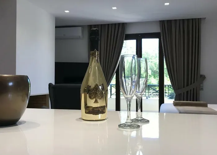 The Little Luxury Apartment Ýpsos