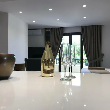 The Little Luxury Apartment Ýpsos